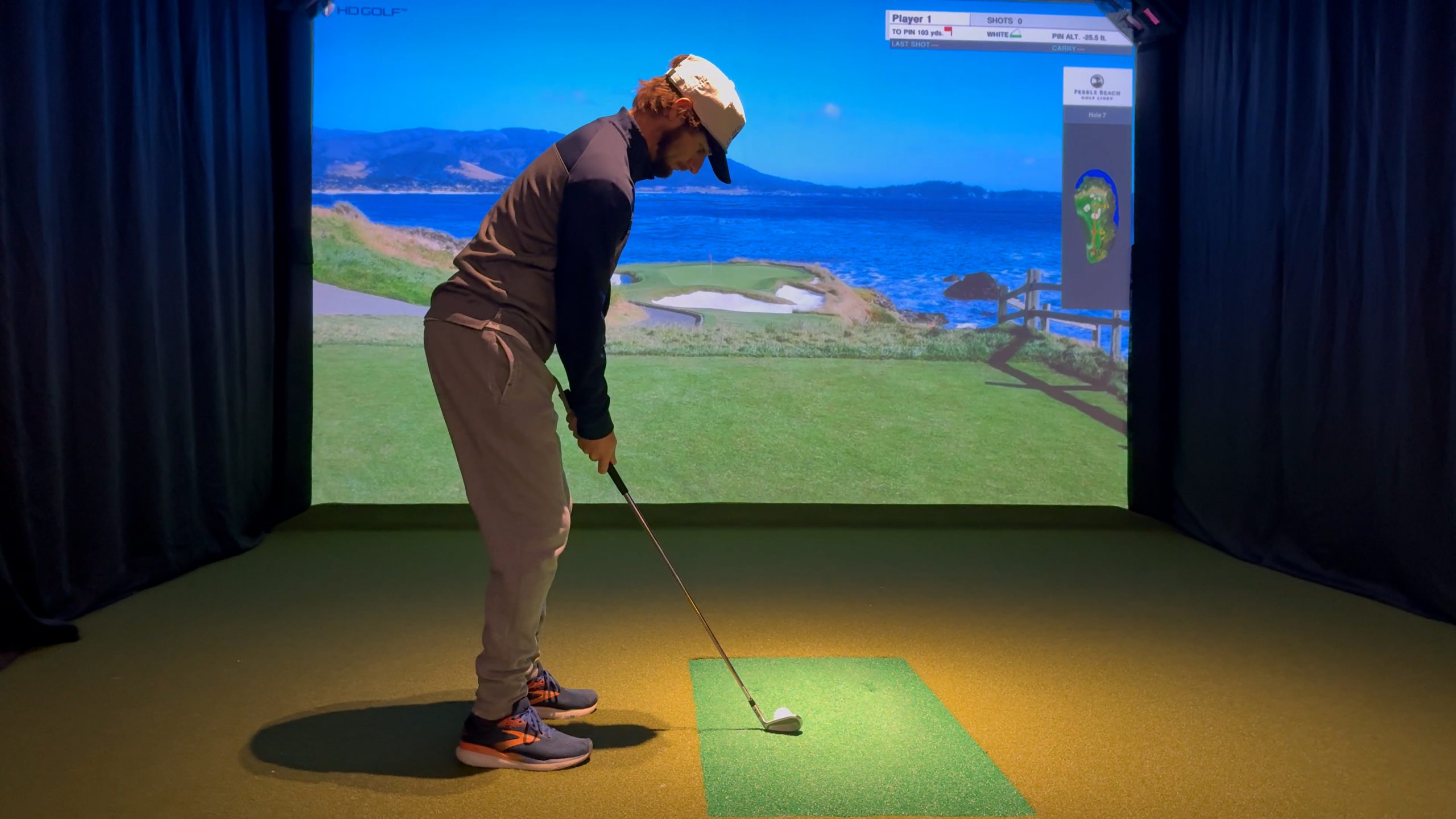 Indoor golf simulator bay